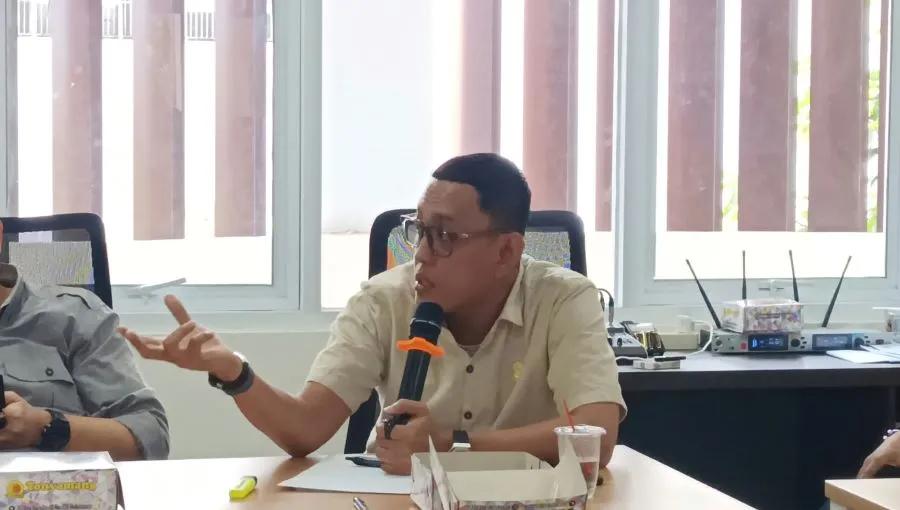 Anggota Komisi A Dewan Perwakilan Rakyat Daerah (DPRD) Kota Makassar, Tri Sulkarnain saat RDP Komisi A DPRD Kota Makassar (Dok: Sinta KabarMakassar)