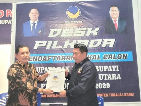 JK Tondok saat mendaftarkan diri di Partai Nasdem, Selasa (7/5). Foto IST