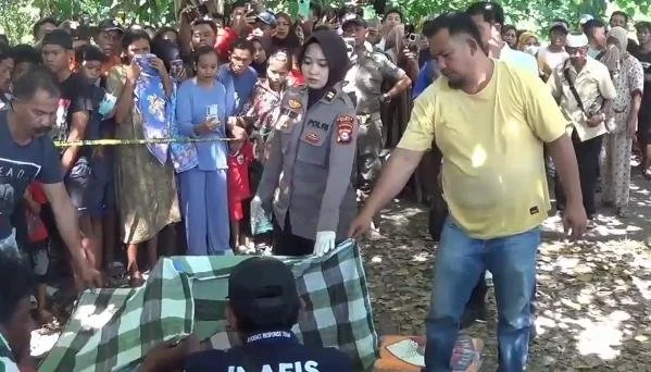 Korban Dibunuh Dalam Area Lapangan Desa Penyangkalan Bajeng