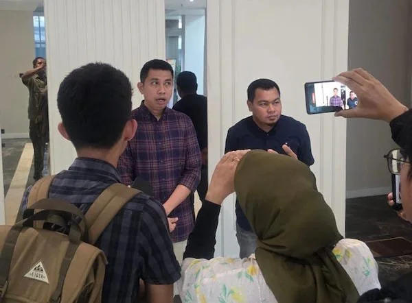 Kepala Bagian Ekonomi Pembangunan (Ekbang) Setda Kota Makassar, Muh Amri Maula dan Kepala Bagian Hukum Setda Pemkot Makassar, M Izhar Kurniawan, (Dok: Ist).