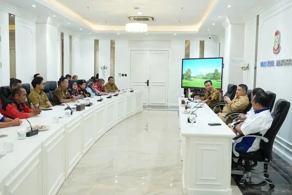 Audiensi Wali Kota Makassar Munafri Arifuddin dengan Serikat Pekerja (Dok: Ist).
