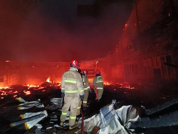 Kebakaran kantor Disdik Makassar (Dok:Ist)