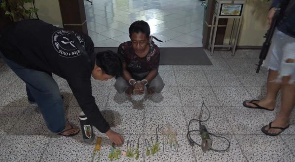 Polisi Tangkap Pembuat Busur di Tamalate, Puluhan Anak Panah Disita