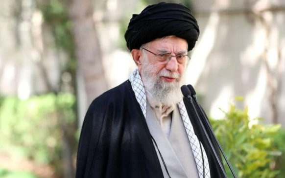 Sosok Ali Khamenei dan Warisan 3 Dekade di Iran