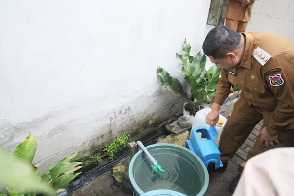 Lama Bayar Beban Tanpa Air, Warga Titang Kini Nikmati Layanan PDAM