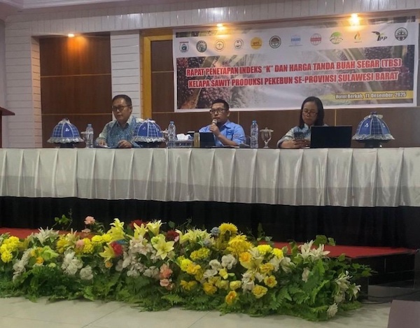 Sulbar Tetapkan Harga TBS Kelapa Sawit, Turun Jadi Rp 3.099 per Kg