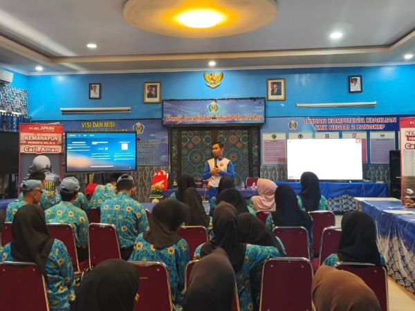Puluhan Siswa SMKN 2 Pangkep Jadi Contoh Positif Generasi Berkendara Aman