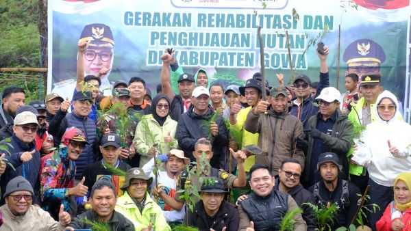 Antisipasi Banjir dan Longsor, Pemkab Gowa Tanam 10 Ribu Pohon