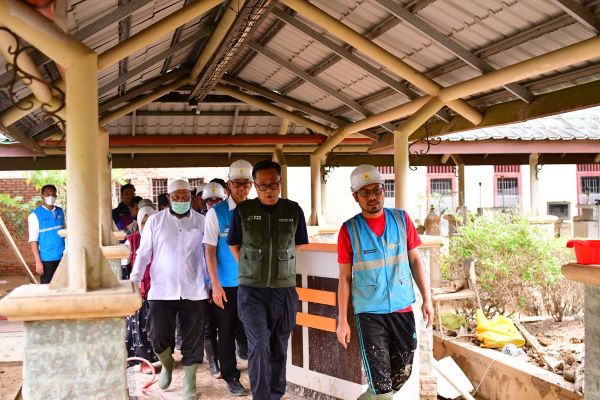 Direksi dan Relawan PLN Turun Langsung Pastikan Percepatan Pemulihan Fasum di Aceh