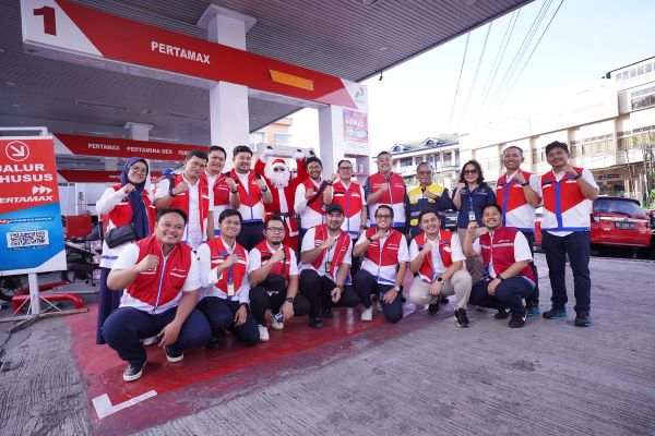 Pertamina Sulawesi Hadirkan Santa Claus di SPBU Manado, Pelanggan Rasakan Natal yang Berbeda