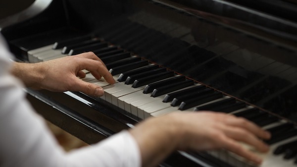 Pemerintah Terbitkan SE: Putar Musik di Restoran, Kafe Hingga Hotel Wajib Bayar Royalti