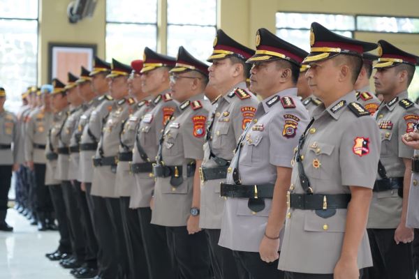 Kapolda Sulbar Pimpin Sertijab, 11 Pejabat Utama Berganti