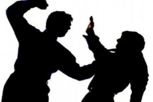 Perselisihan Utang Keluarga Berakhir Penikaman di Mamajang