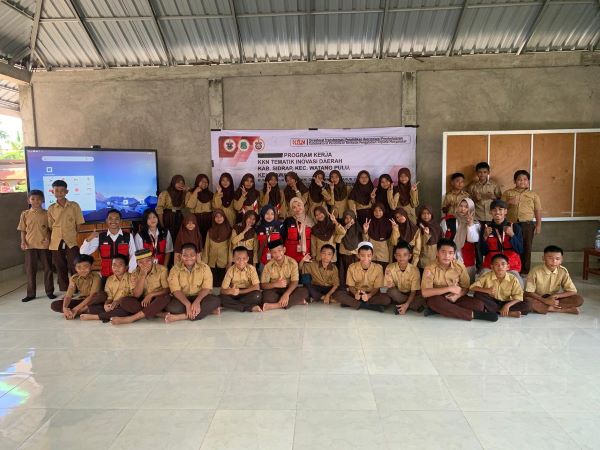 Mahasiswa KKN Unhas Gelombang 115 Gelar Edukasi Hukum Lingkungan dan Penghijauan di SD 1 Lawawoi