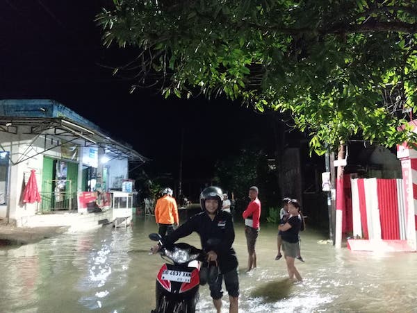 BPBD Catat 53 Warga Mengungsi Akibat Genangan 30 Cm di Katimbang