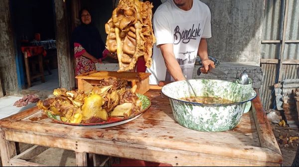 Menjaga Tradisi dalam Seporsi Gantala Jarang di Pasar Jeneponto