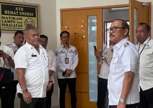 Sidak Gubernur di Bapenda Sulbar, Pastikan Layanan Publik Tetap Optimal