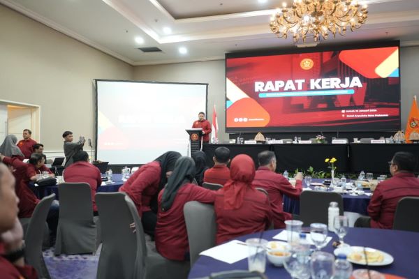 Rapat Kerja Perdana, Appi Minta Program IKA FH Unhas Lebih Terarah