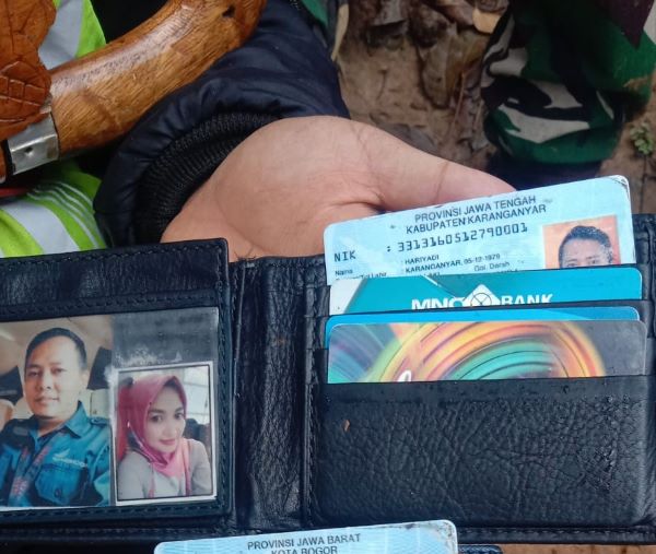 Barang Milik Korban Pesawat ATR 42-500 Ditemukan di Lereng Bulusaraung, Pencarian Terus Diperluas