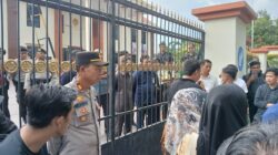Puluhan Personel Polres Bulukumba Kawal Aksi Unjuk Rasa Eksekusi Lahan