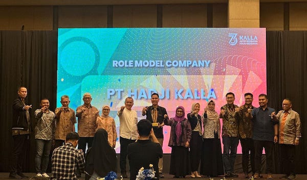 Kalla Toyota Sabet Penghargaan Role Model Company pada Kalla Award 2025