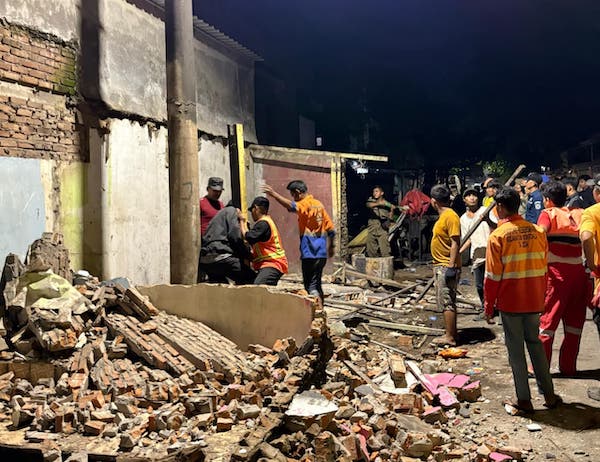 48 Tahun Tutup Trotoar, Lapak Kambing Jalan Lamuru Dibongkar