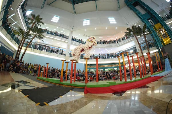 Atraksi Barongsai Meriahkan Perayaan Imlek 2026 di MaRI dan Nipah Park