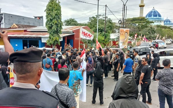 Tolak Kawasan Industri, Warga Pesisir Bontobahari Geruduk Kantor DPRD Bulukumba