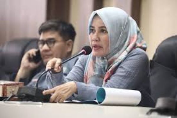 Tak Perlu Kekantor, Dewan Minta Warga Lakukan Pelaporan lewat Lontara+