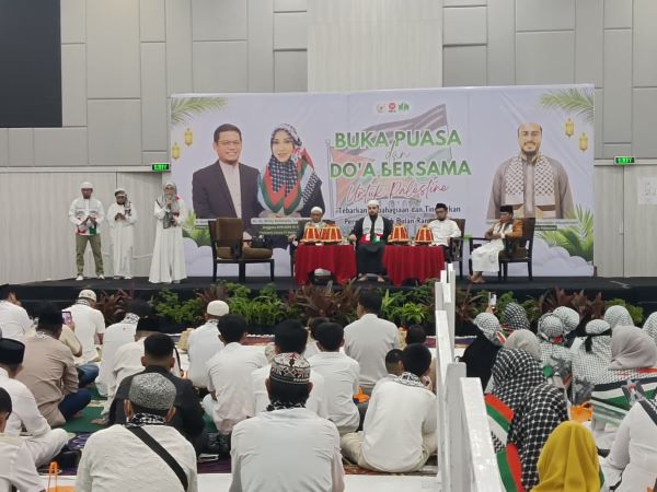 Buka Puasa Akbar, Meity Ajak Solidaritas Nyata 500 Peserta untuk Palestina