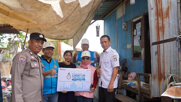 Program Light Up The Dream PLN UID Sulselrabar Nyalakan Listrik untuk 336 Rumah Keluarga Prasejahtera