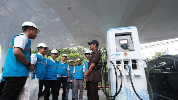 Momen Ramadan, 69 SPKLU PLN UID Sulselrabar Siap Layani Pengguna Mobil Listrik