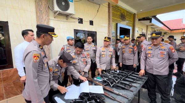 Kapolres Bulukumba Sidak Senpi dan Tes Urine Personel