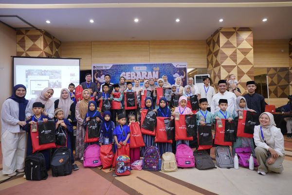 Pertamina Sulawesi Gelar SEBARAN 5.0, Ajak Anak Yatim Belanja Baju Lebaran