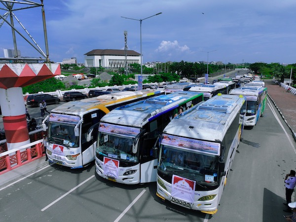Gubernur Sulsel Lepas Peserta Mudik Gratis, Tekan Kepadatan Lalu Lintas Idulfitri 2026