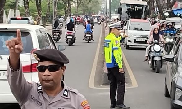 Arus Mudik Lebaran di Takalar Meningkat, Polisi Turun Tangan Urai Kemacetan