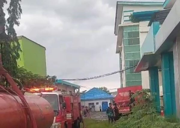 Gudang RS Padjonga Ngalle Takalar Terbakar Usai Disambar Petir
