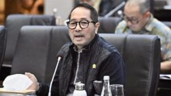 DPR Nilai Negara Gagal Penuhi Amanat UUD 1945 Soal Guru