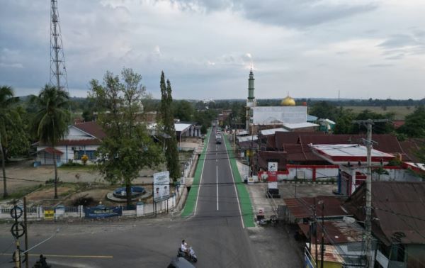 Ruas Impa-Impa–Anabanua di Sidrap Ditata, Bahu Jalan Hijau Dilengkapi Jalur Sepeda