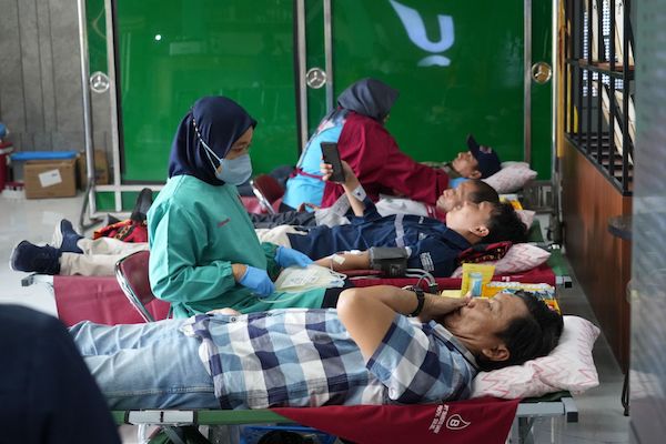 Menghidupkan Semangat Kartini, PLN UID Sulselrabar Ajak Berbagi Lewat Donor Darah