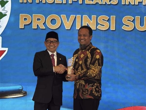 Gubernur Sulsel Terima Penghargaan Nasional, Bukti Nyata Keberhasilan Program Infrastruktur Multiyears